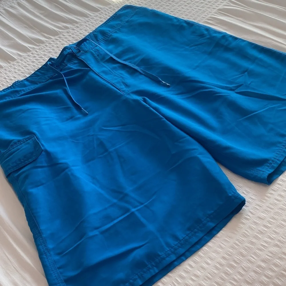 Men’s Oakley royal blue swim trunks/ board shorts size 38